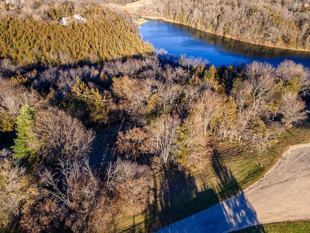 12 & 10 Huron Trace