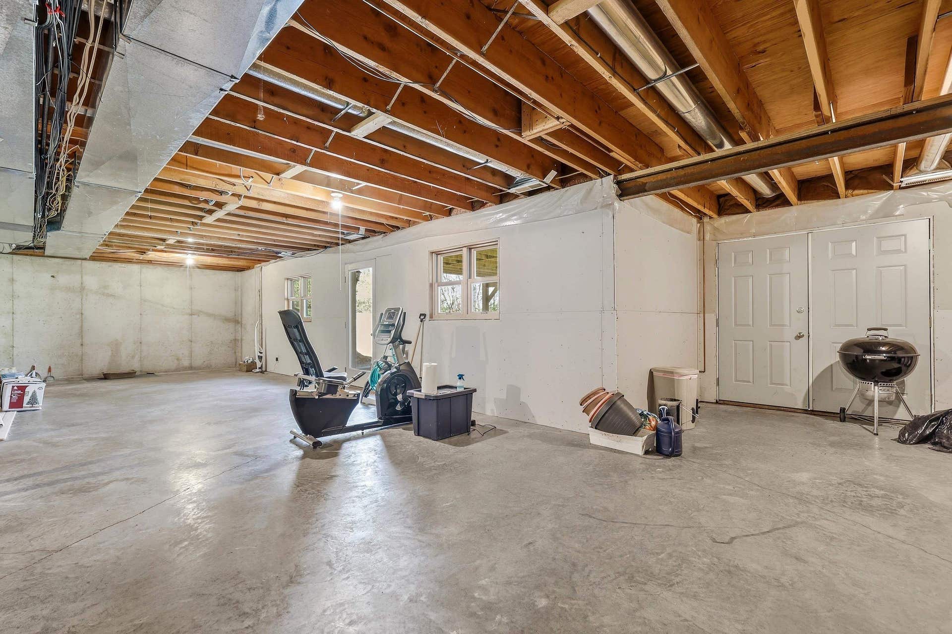 1967 E Cross Road, Galena, IL 61036