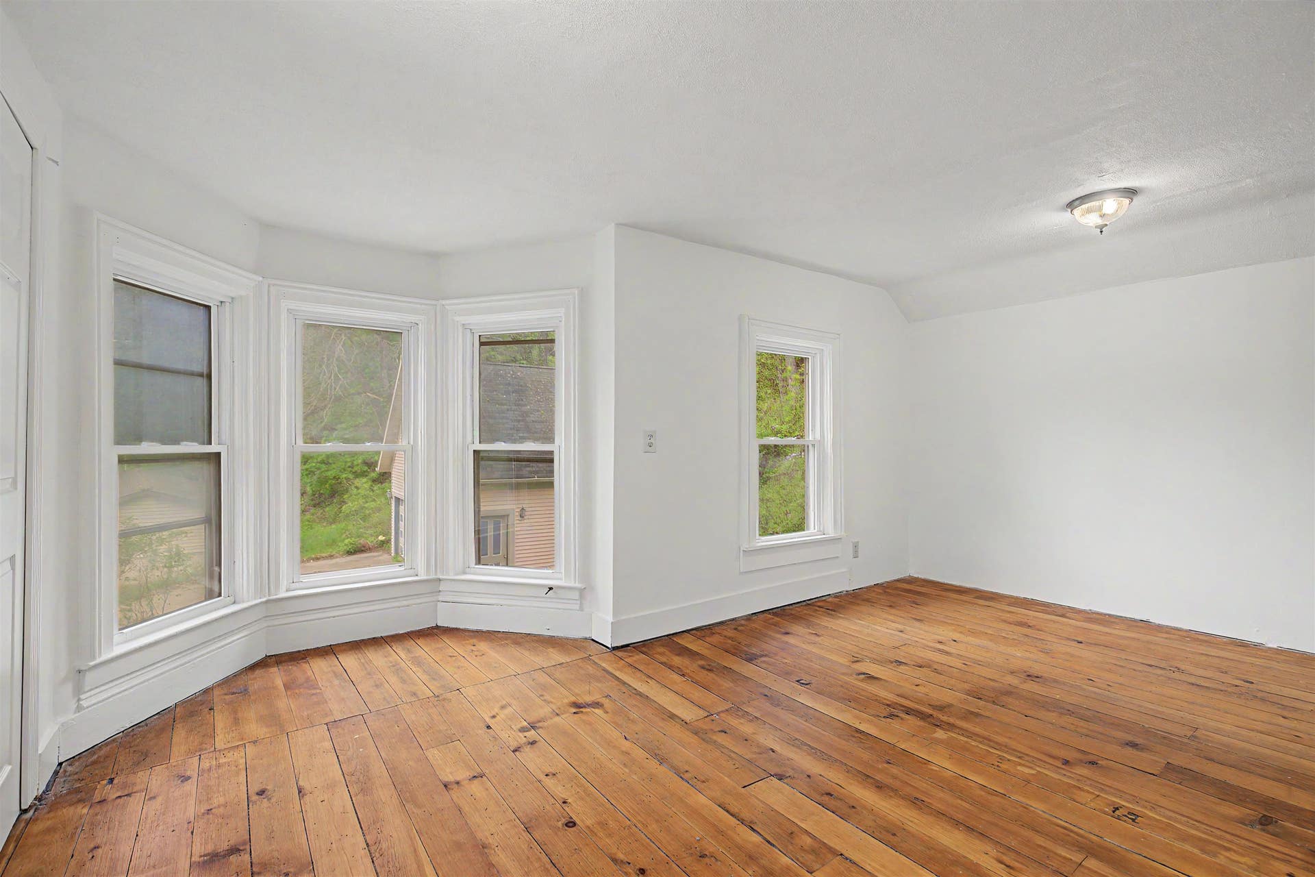 748 Dewey Avenue, Galena, IL 61036