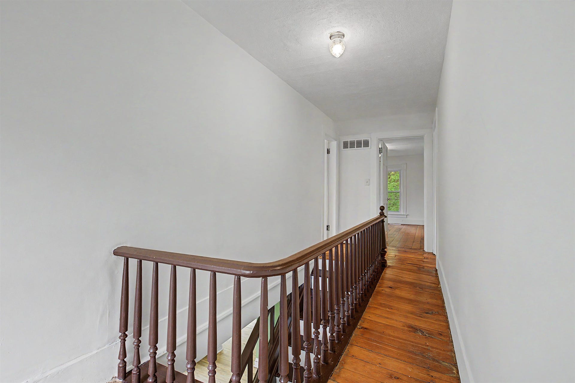 748 Dewey Avenue, Galena, IL 61036