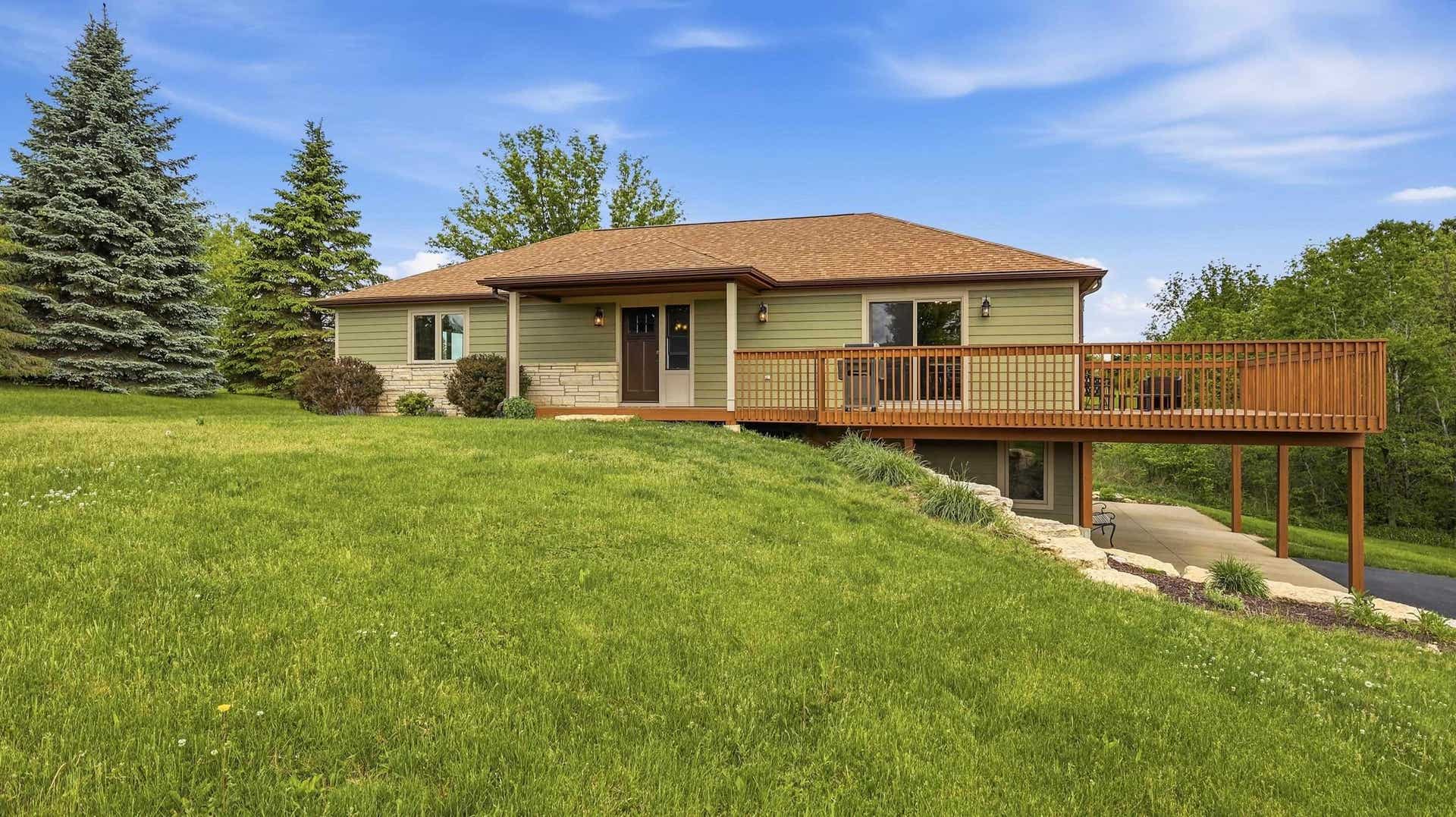 2 Concord Court, Galena, IL 61036
