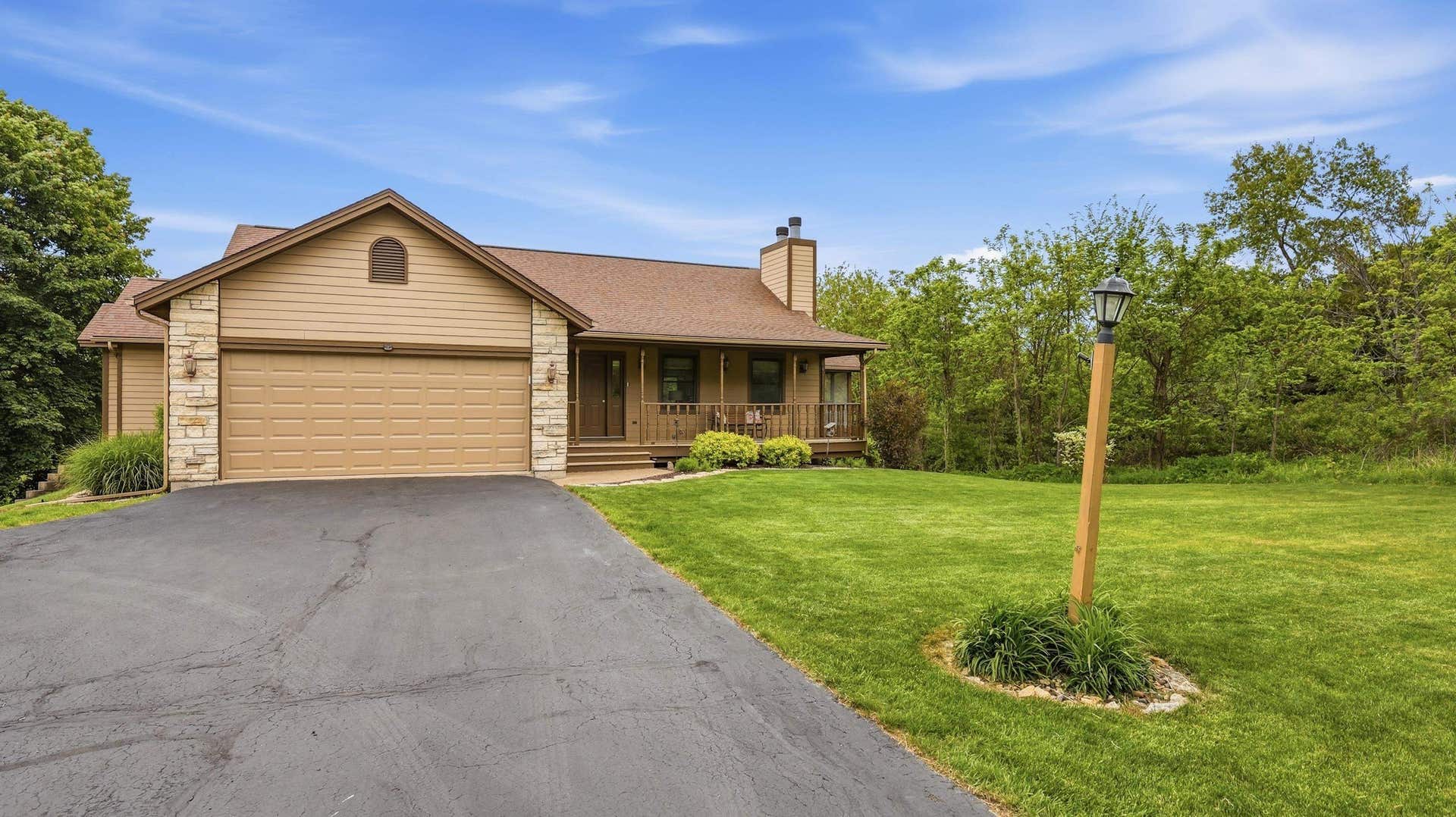 7 Belden School Lane, Galena, IL 61036