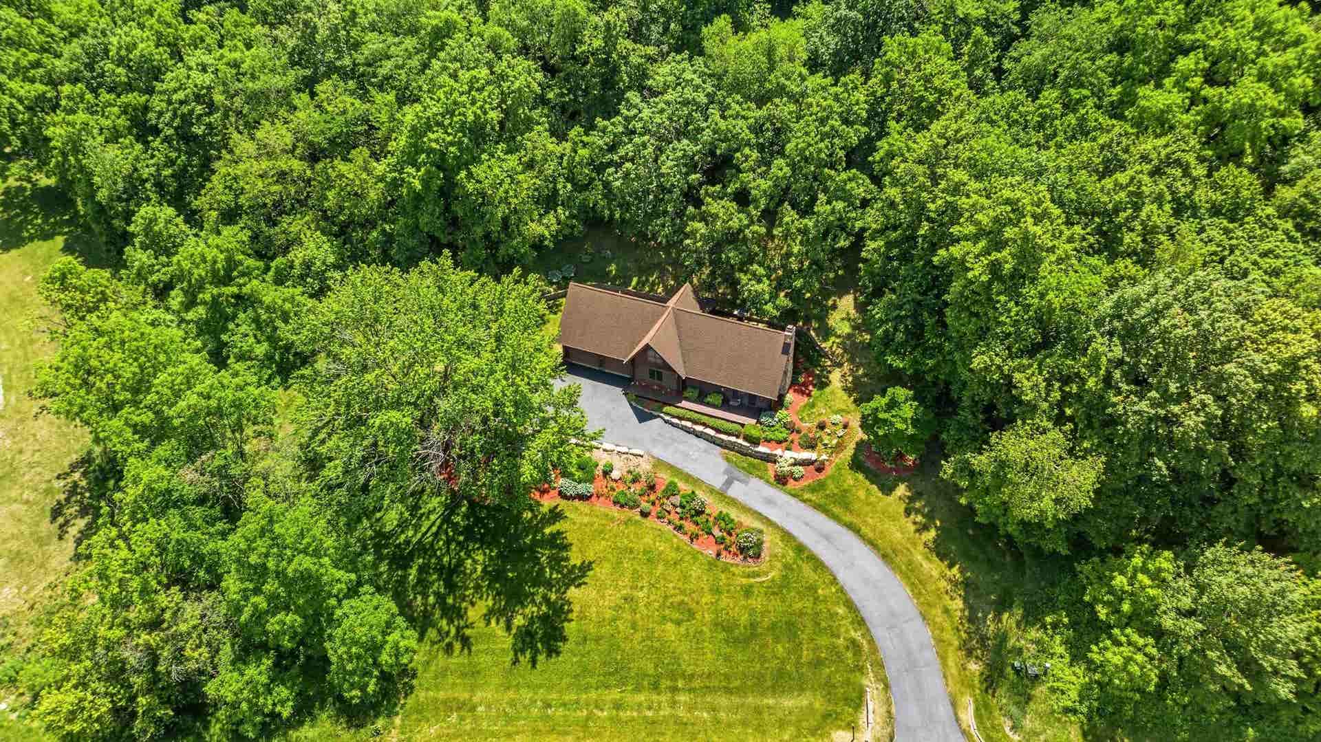19 Valley Road, Galena, IL 61036