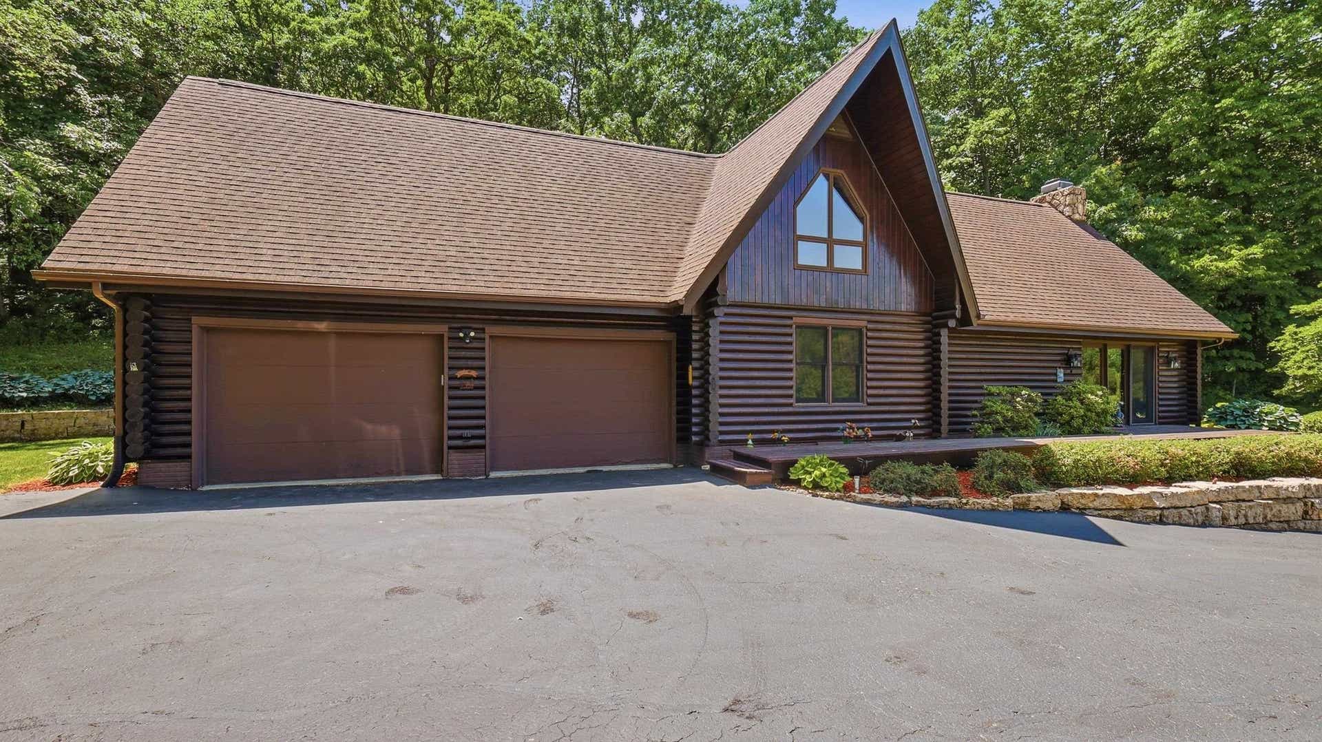 19 Valley Road, Galena, IL 61036