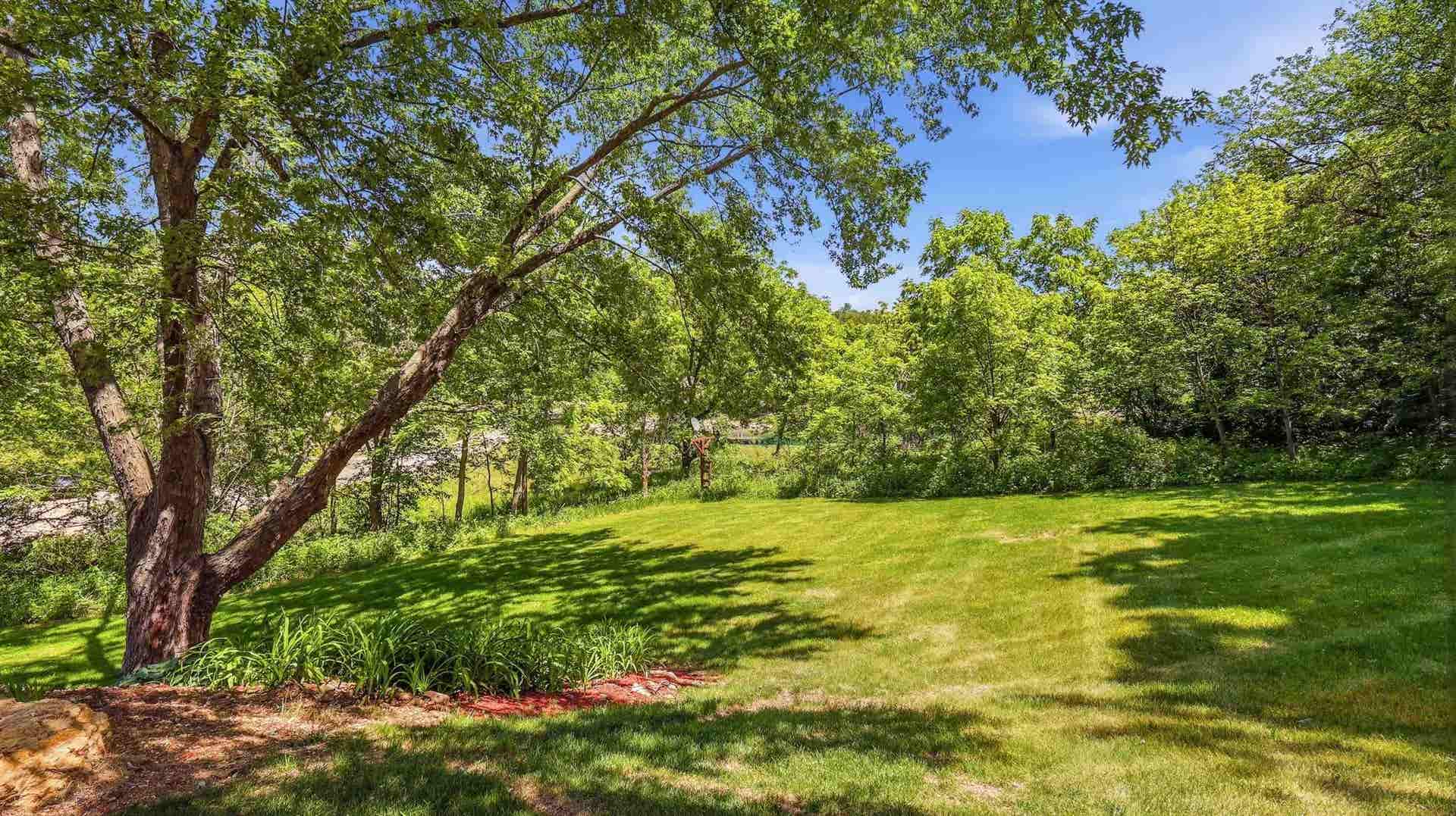 19 Valley Road, Galena, IL 61036