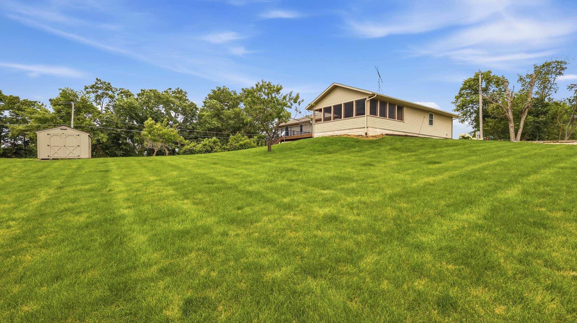 1031 N Dodge Street, Galena, IL 61036