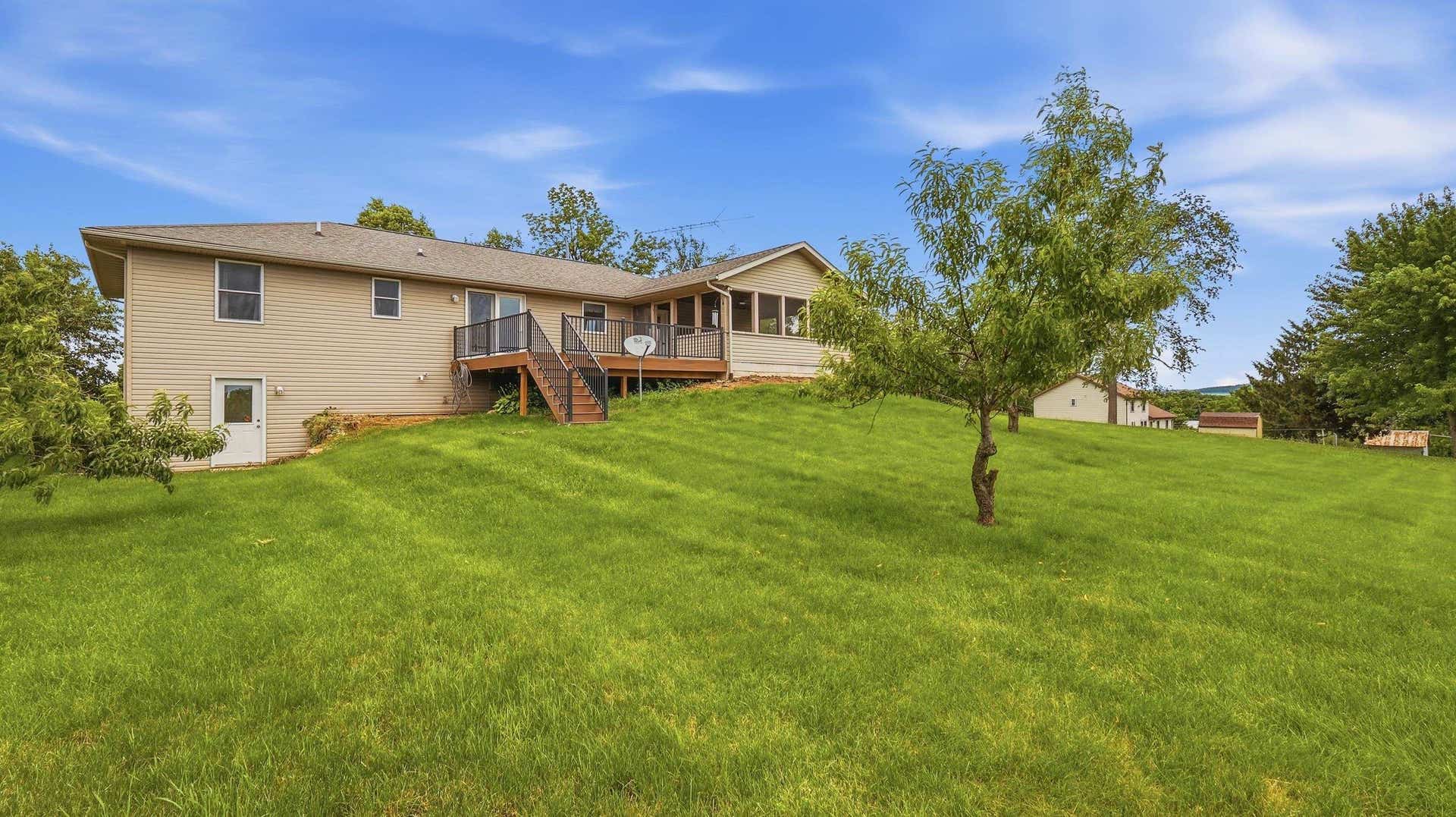 1031 N Dodge Street, Galena, IL 61036