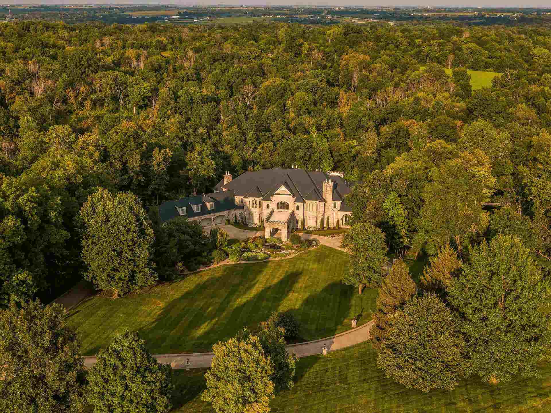 3187 Feather Ridge, Toddville, IA 52341