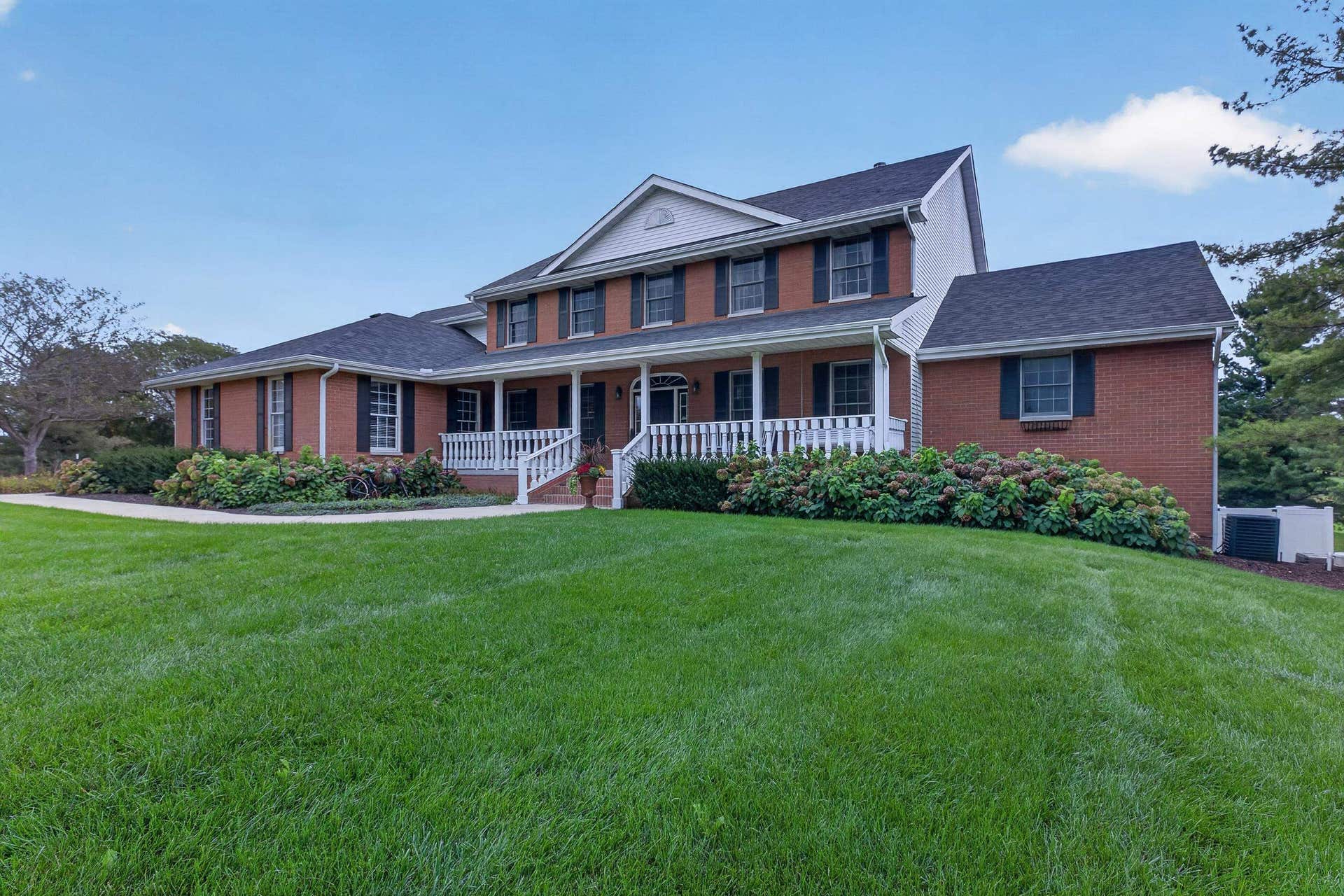 609 Spring Creek Road, Rockford, IL 61114