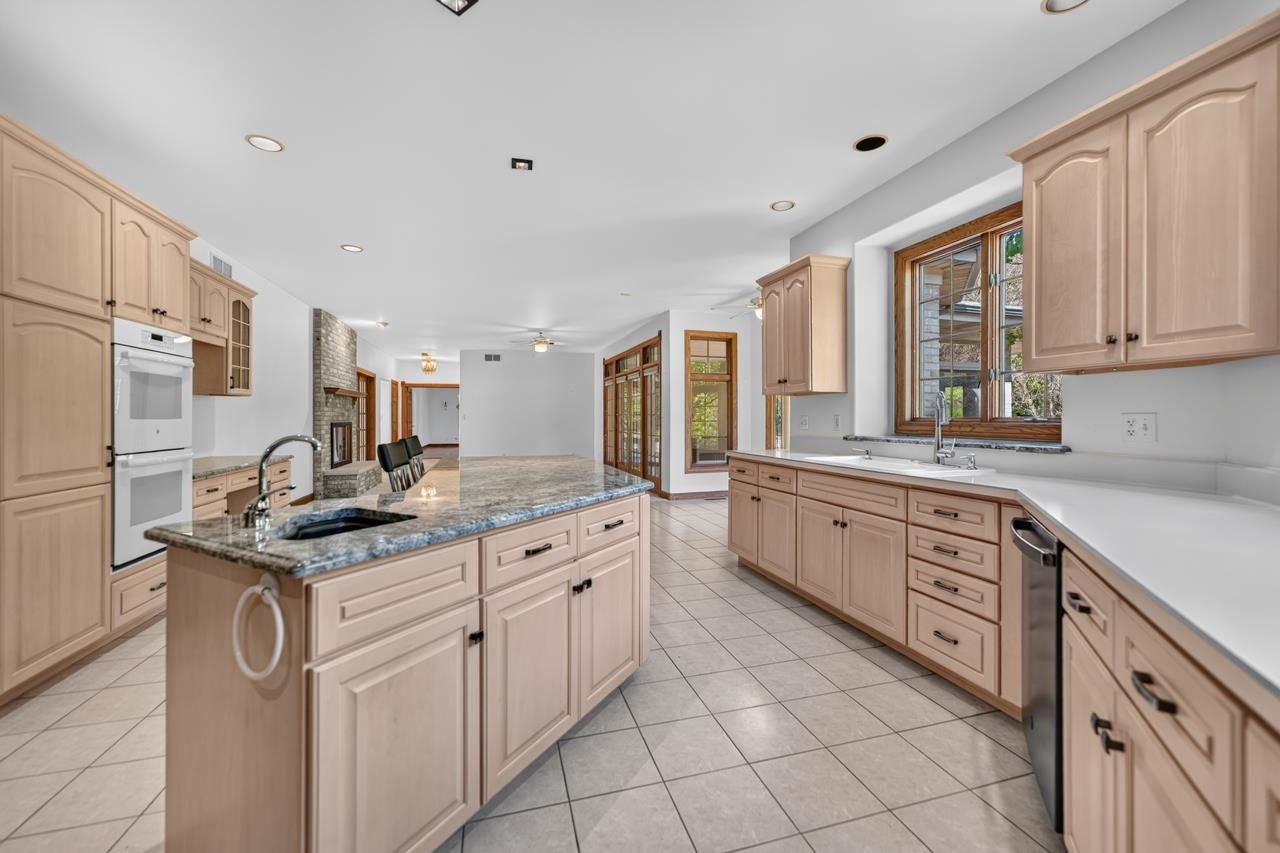 1646 Valley View Road, Belvidere, IL 61008