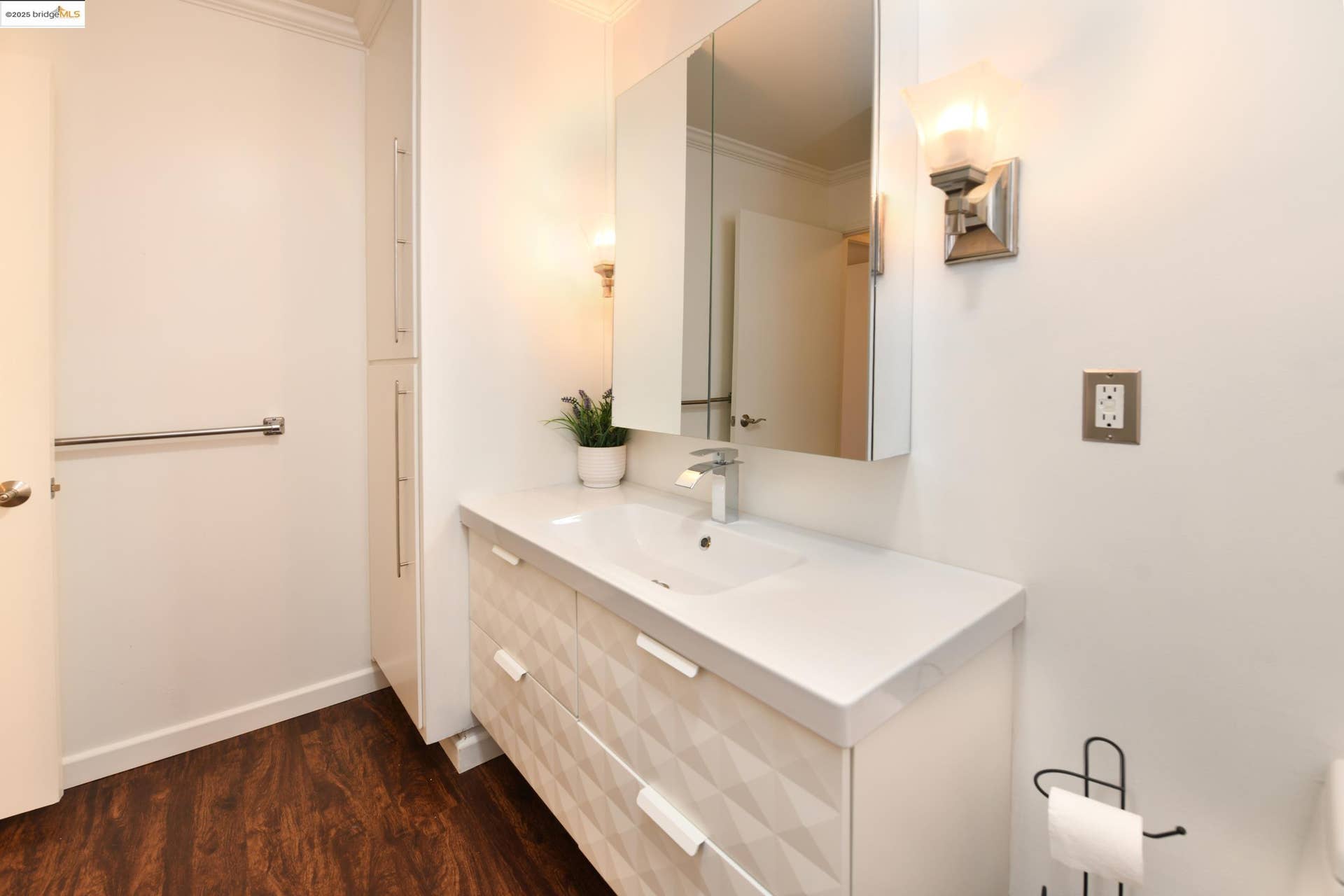 1910 Skycrest Dr, #5, Walnut Creek, CA 94595