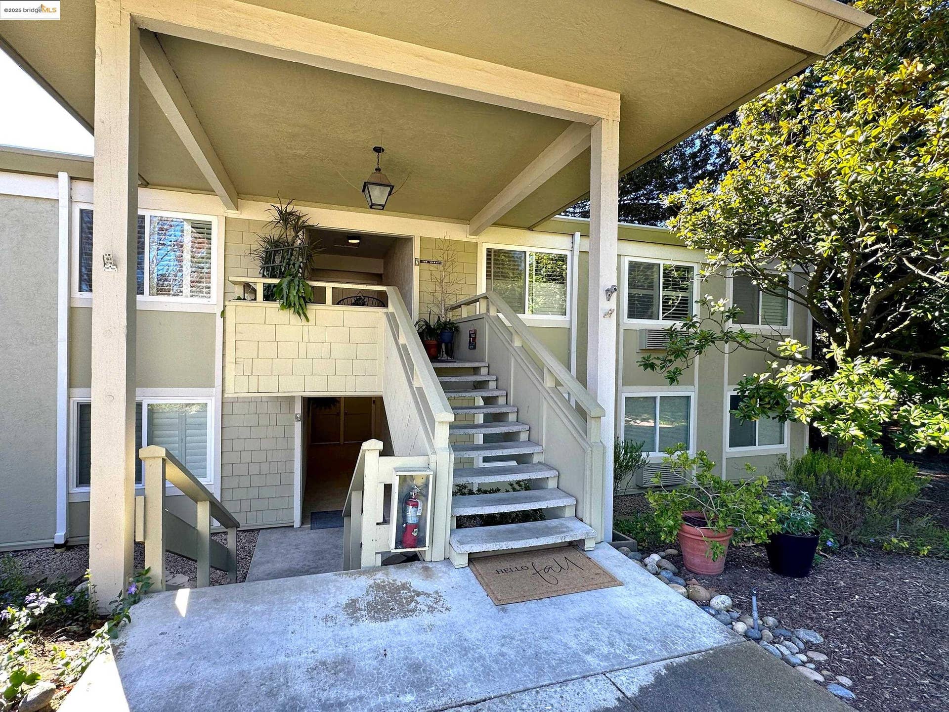 1910 Skycrest Dr, #5, Walnut Creek, CA 94595