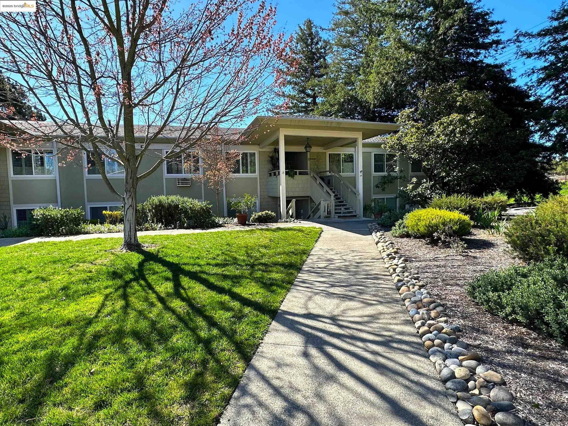 1910 Skycrest Dr, #5, Walnut Creek, CA 94595