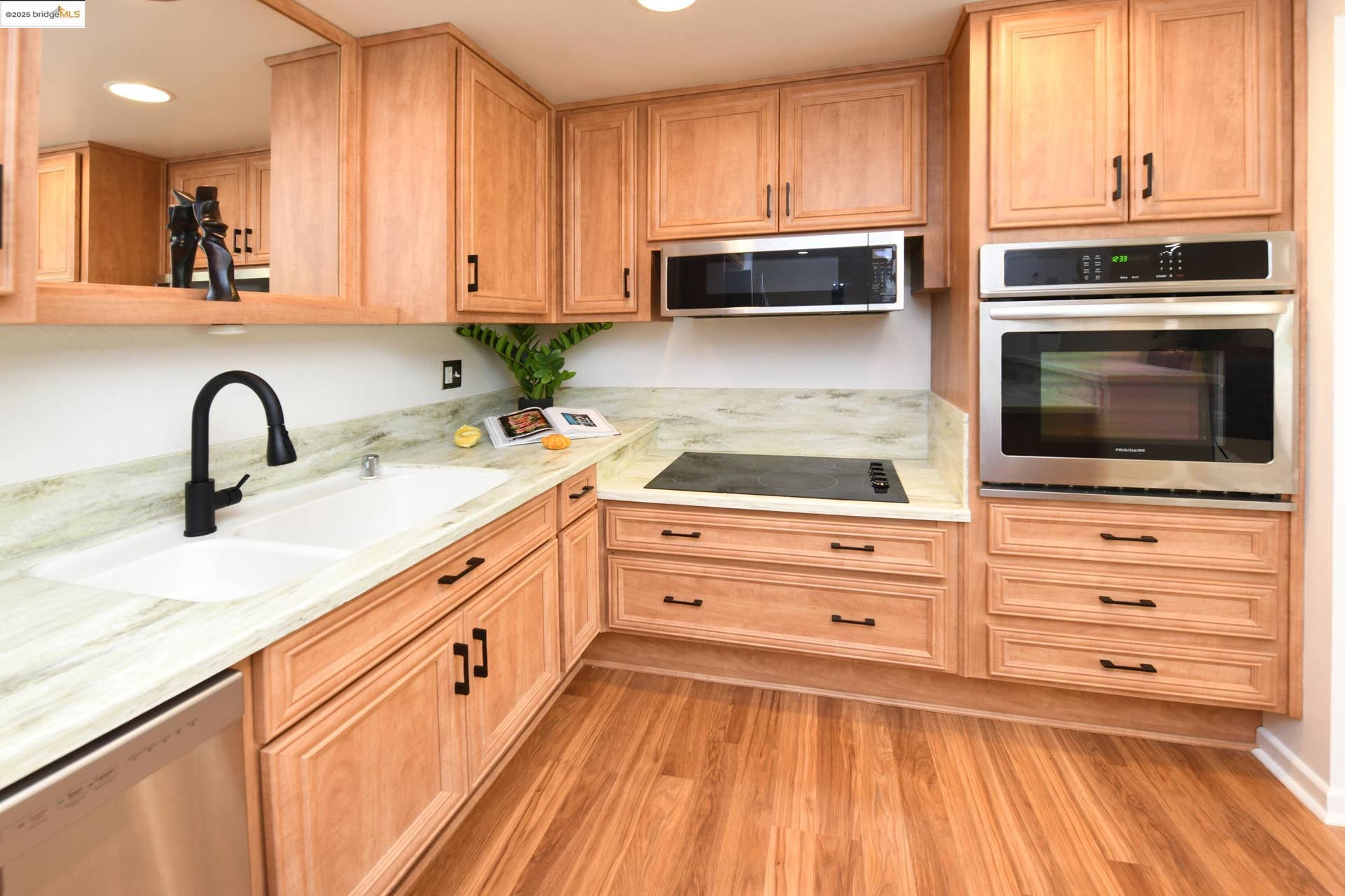 1910 Skycrest Dr, #5, Walnut Creek, CA 94595