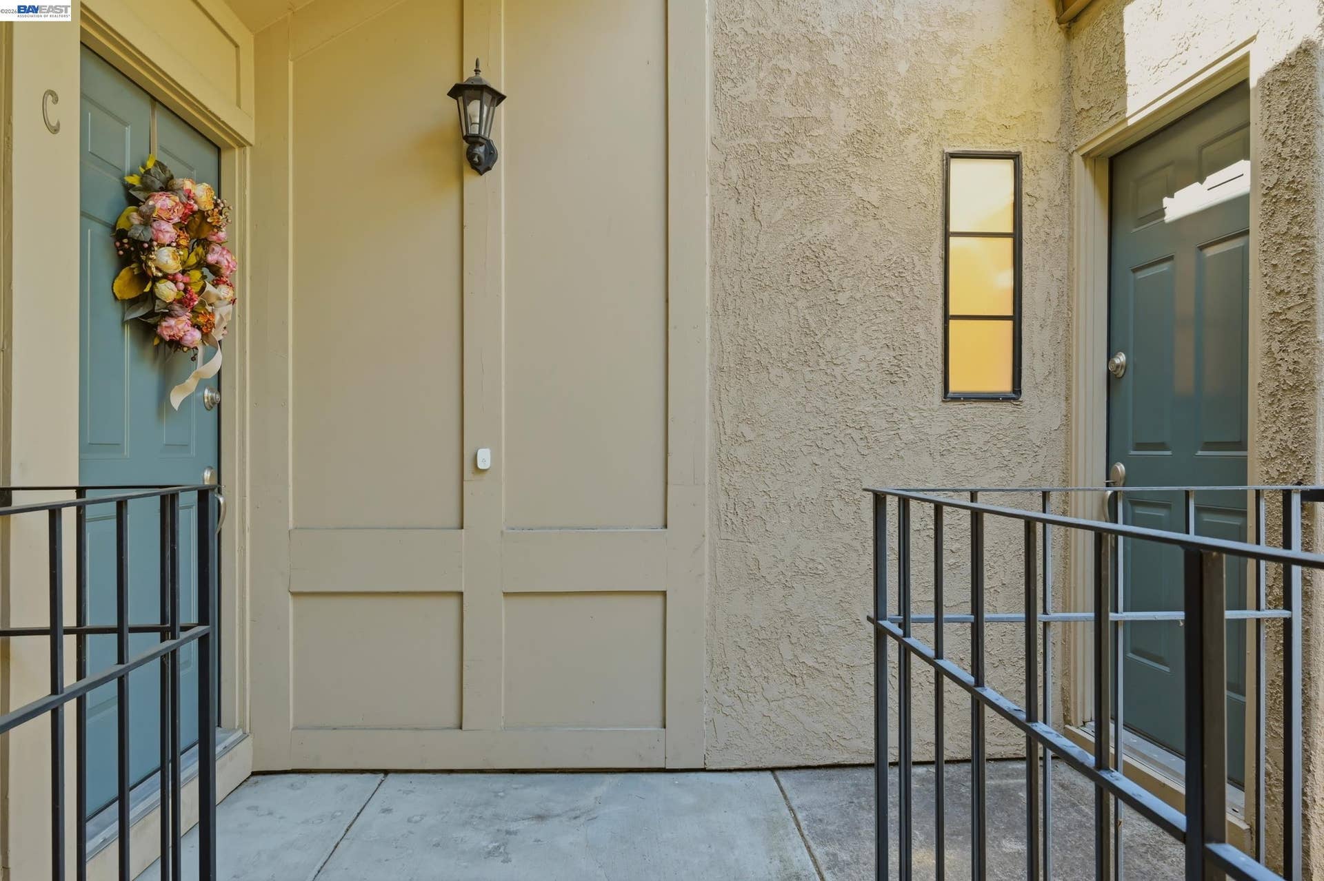 Dual Entryway