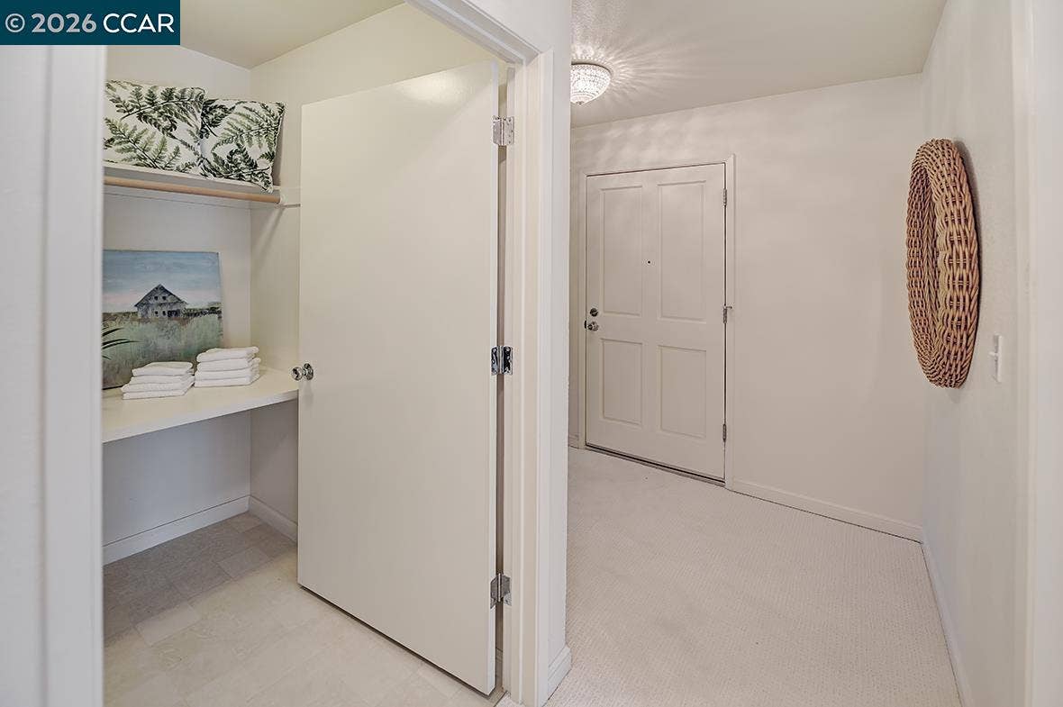3136 Tice Creek Dr, #5, Walnut Creek, CA 94595