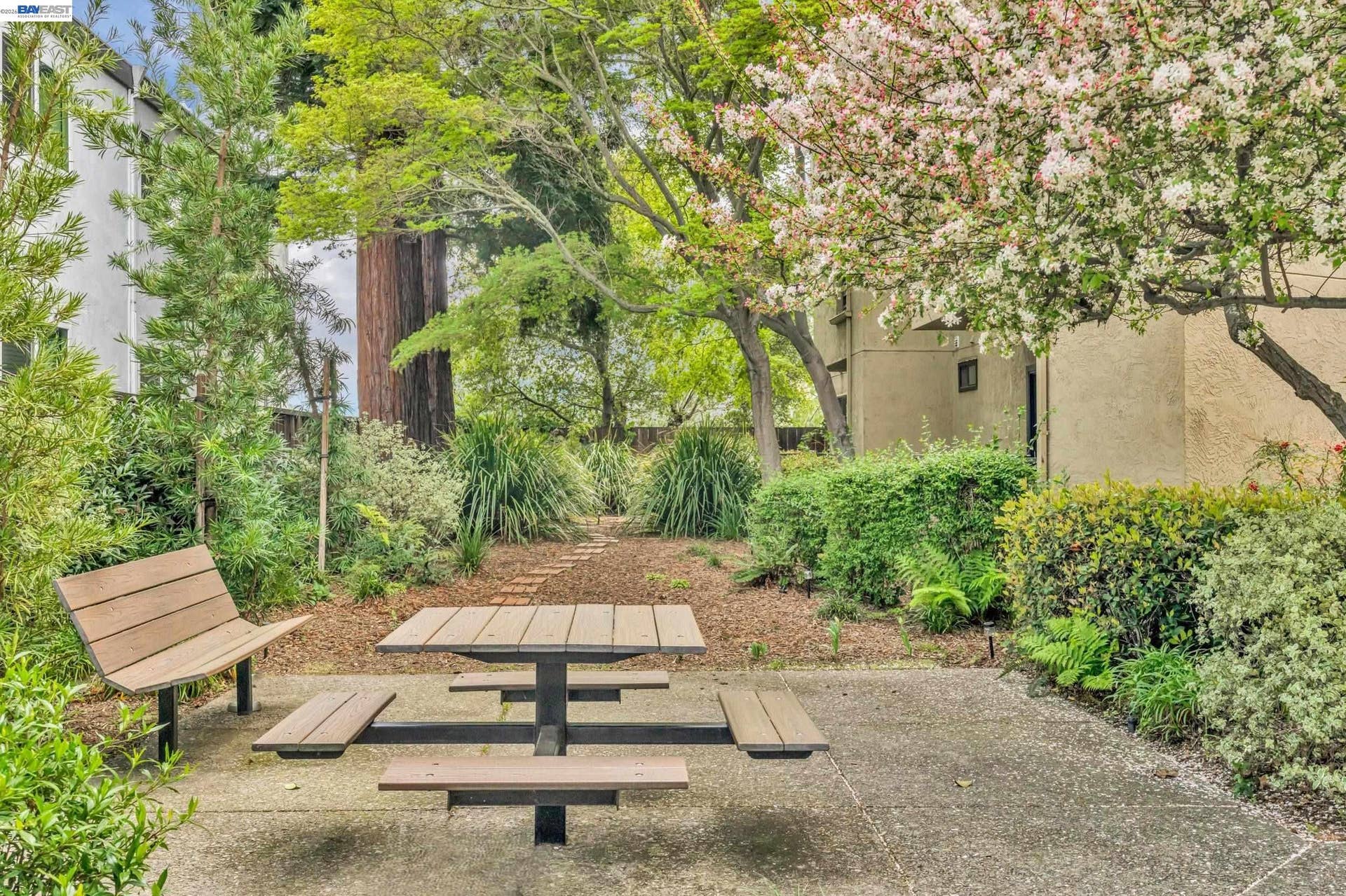 1201 Alta Vista Dr, #108, Walnut Creek, CA 94596