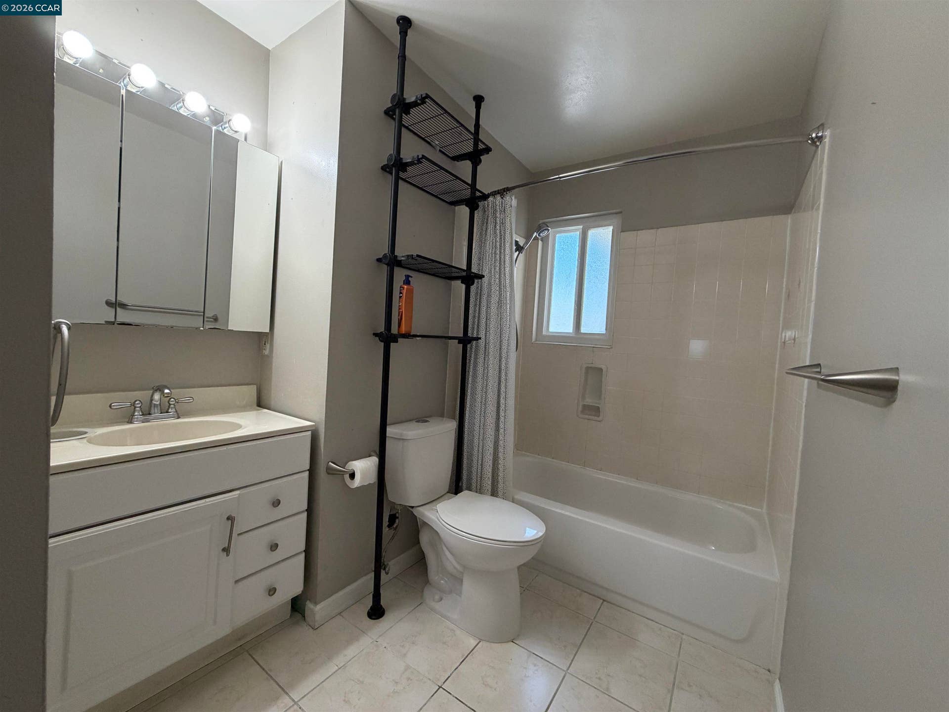 930 Sassel Avenue, Concord, CA 94518