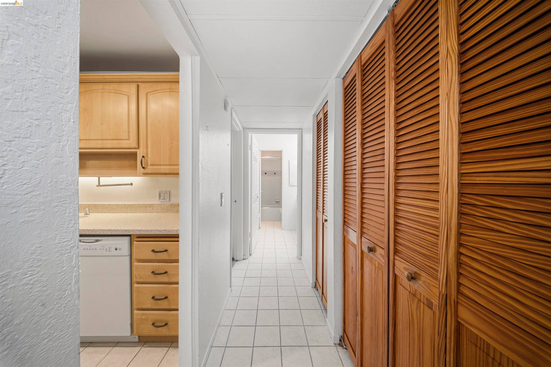420 N Civic Dr, #207, Walnut Creek, CA 94596
