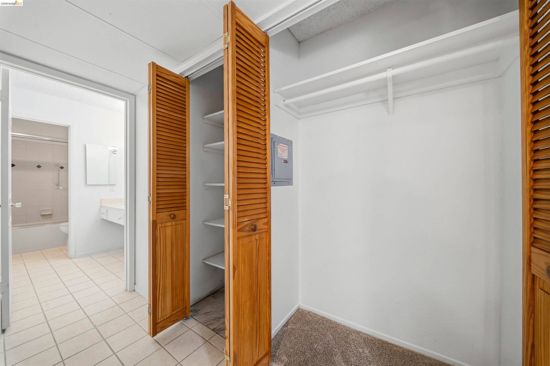 420 N Civic Dr, #207, Walnut Creek, CA 94596