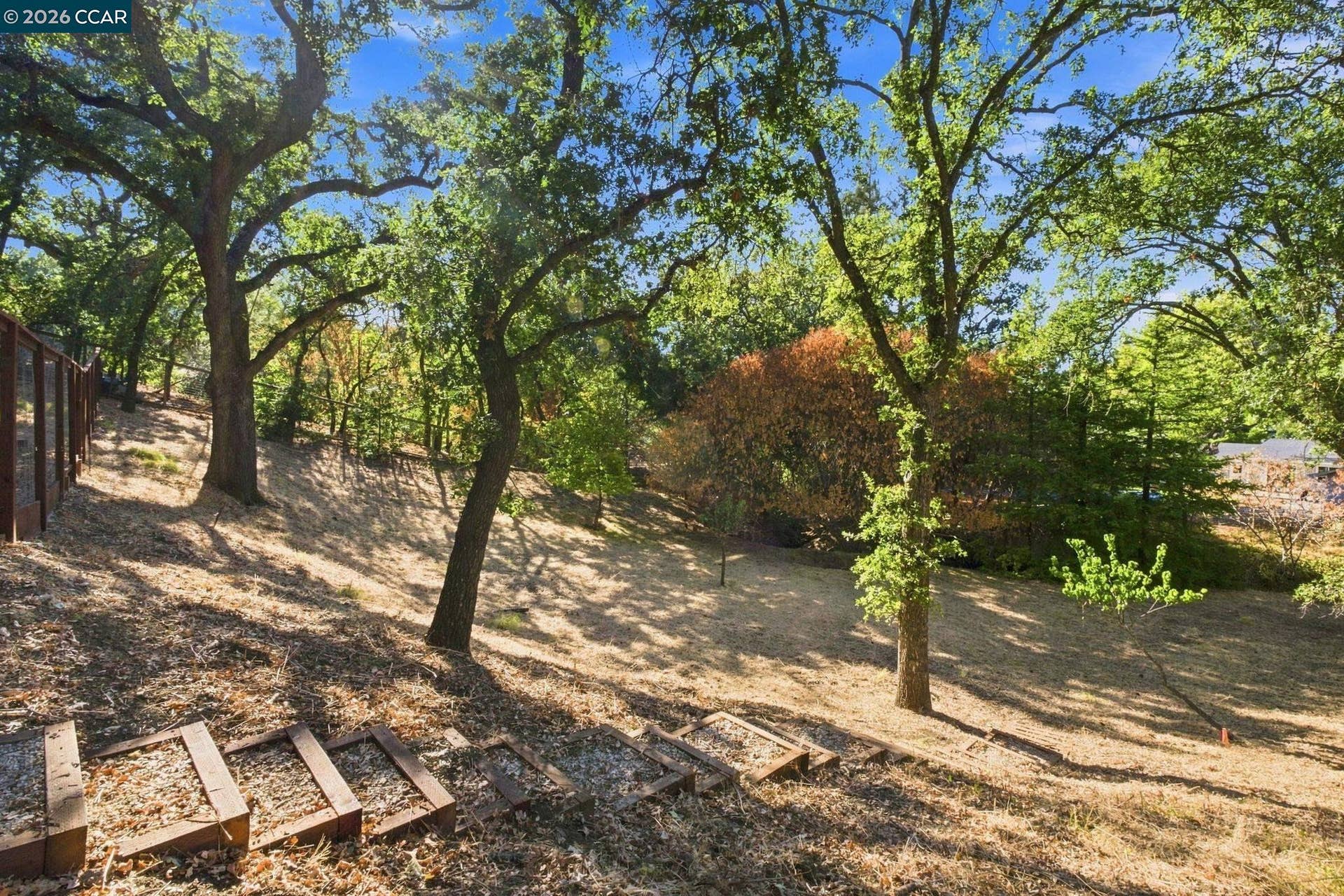 890 Holly Hill Dr, Walnut Creek, CA 94596
