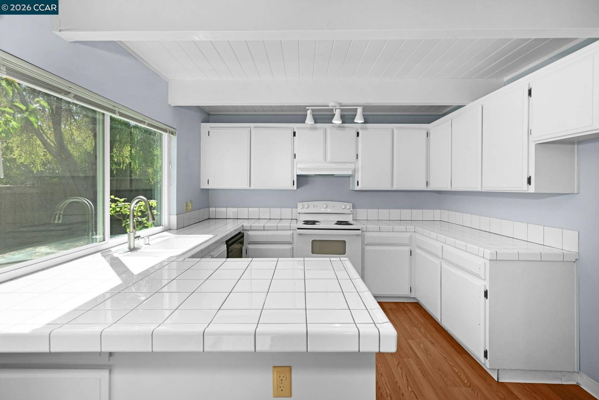 1950 Oak Grove Rd 1950 & 1952, Walnut Creek, CA 94598