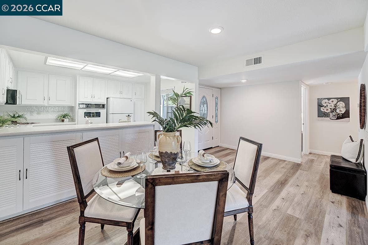 2724 Tice Creek Dr, #2, Walnut Creek, CA 94595