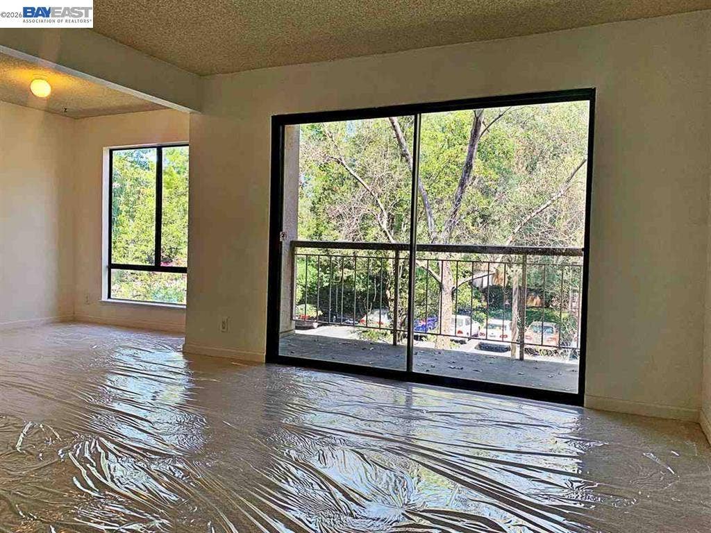 430 N Civic Dr, #208, Walnut Creek, CA 94596