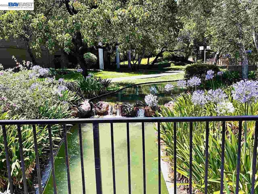 430 N Civic Dr, #208, Walnut Creek, CA 94596