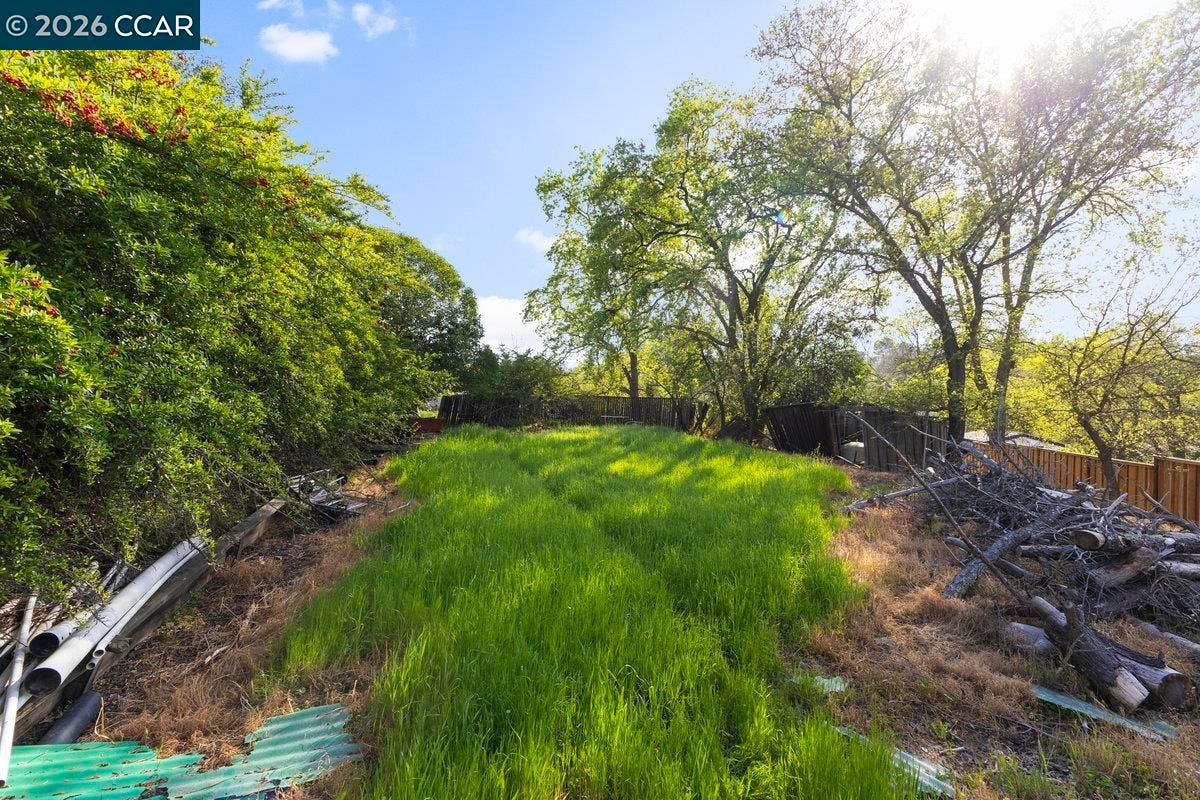 1081 Scots Ln, Walnut Creek, CA 94596