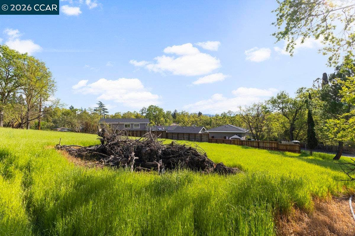 1081 Scots Ln, Walnut Creek, CA 94596