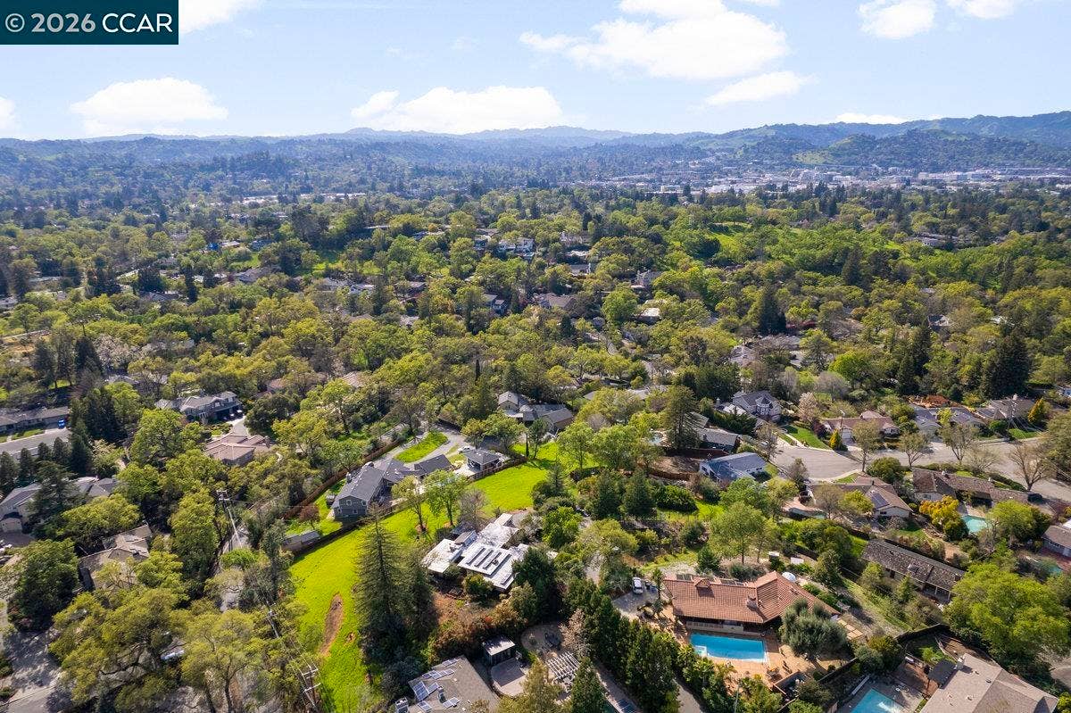 1081 Scots Ln, Walnut Creek, CA 94596