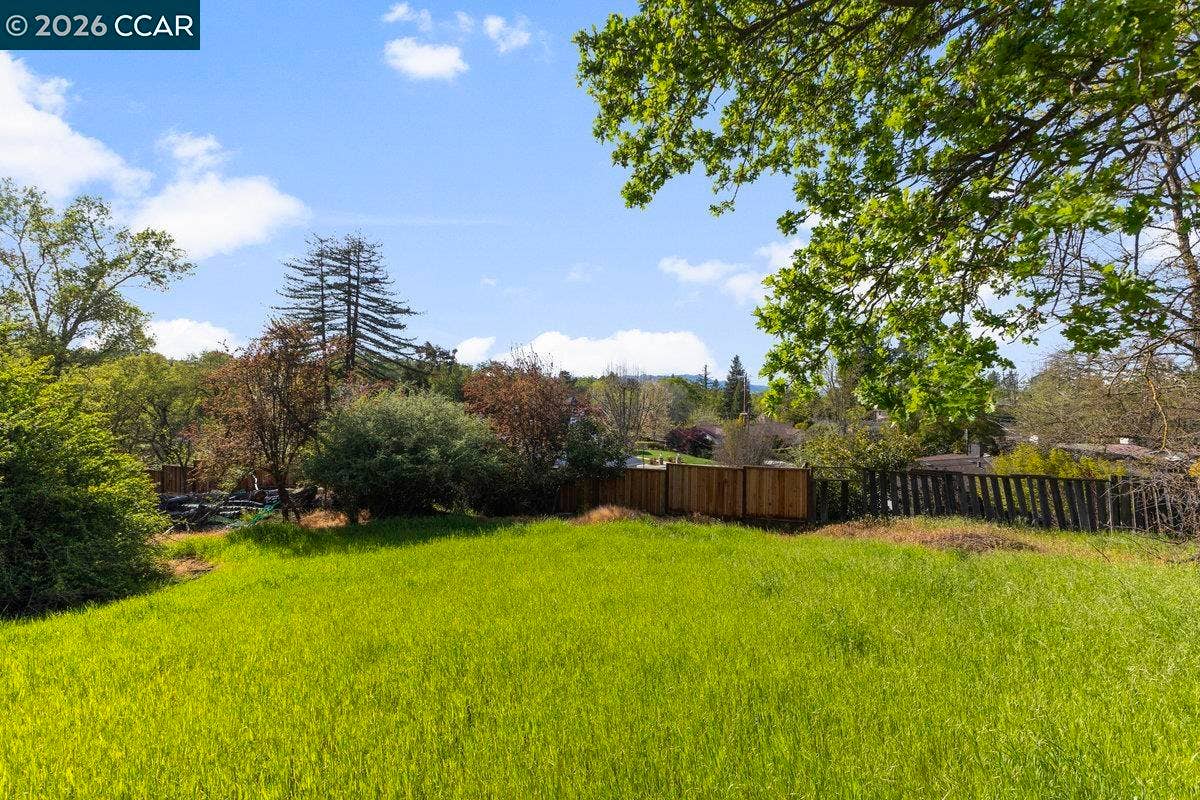 1081 Scots Ln, Walnut Creek, CA 94596