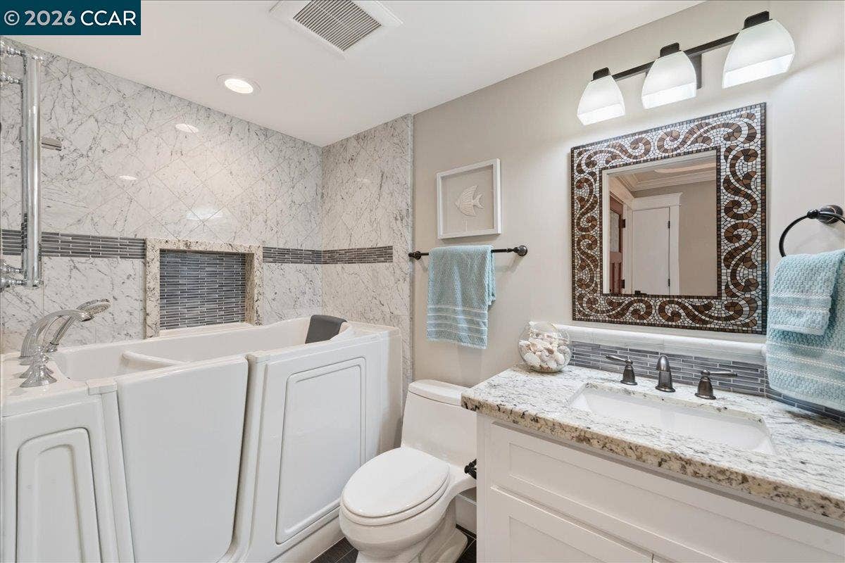 2501 Pine Knoll Dr, #8, Walnut Creek, CA 94595