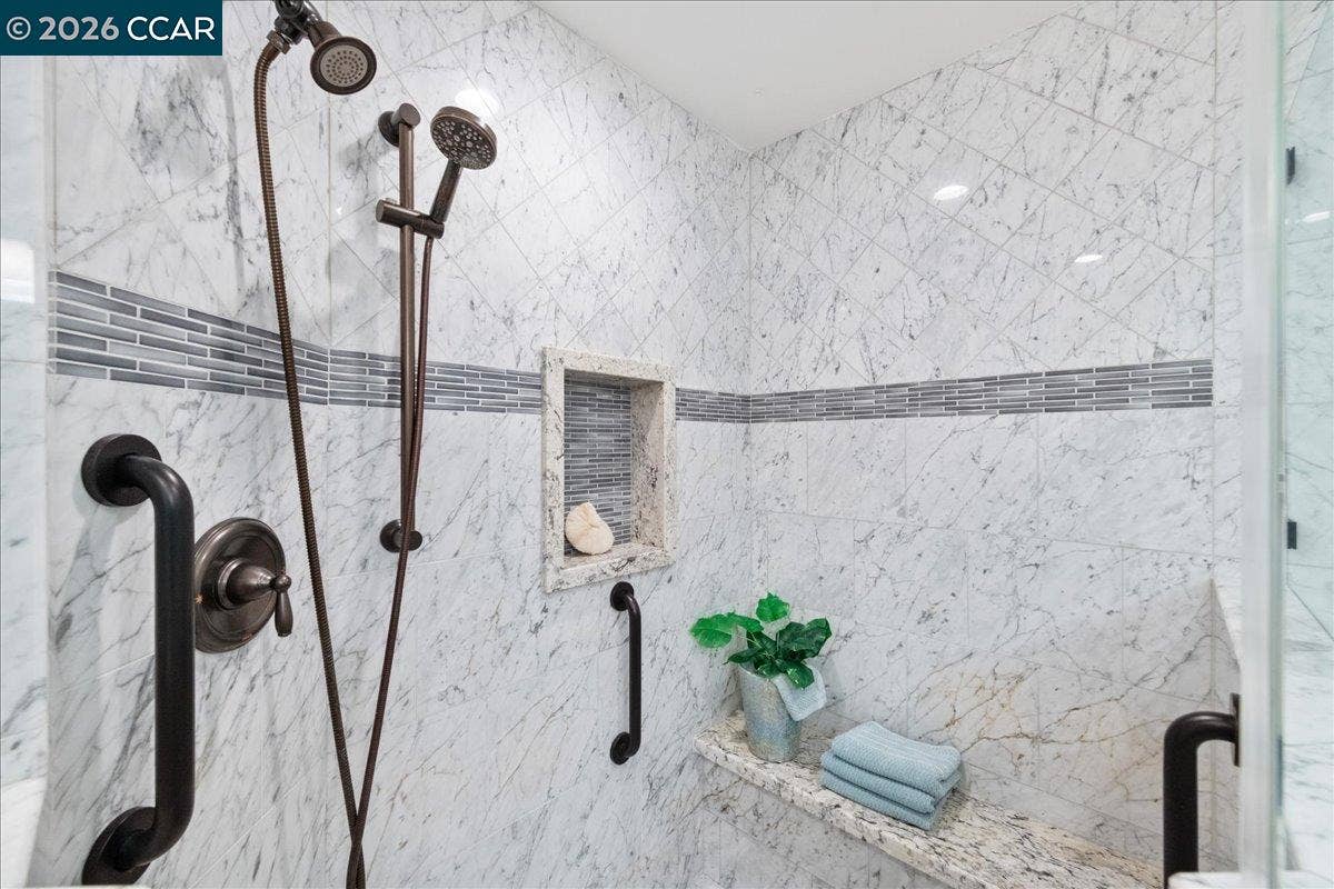 2501 Pine Knoll Dr, #8, Walnut Creek, CA 94595