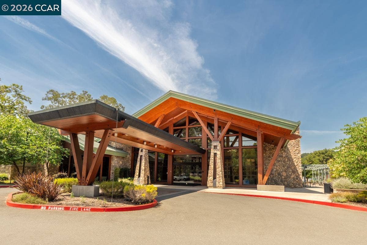 2501 Pine Knoll Dr, #8, Walnut Creek, CA 94595