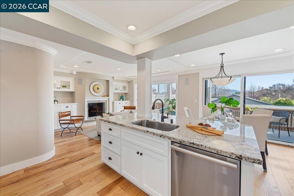 2501 Pine Knoll Dr, #8, Walnut Creek, CA 94595