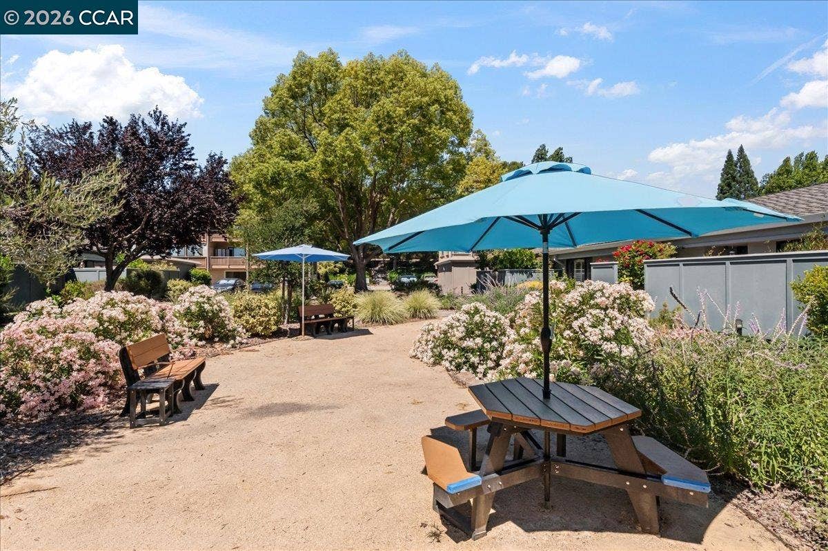 2301 Pine Knoll Dr, #6, Walnut Creek, CA 94595