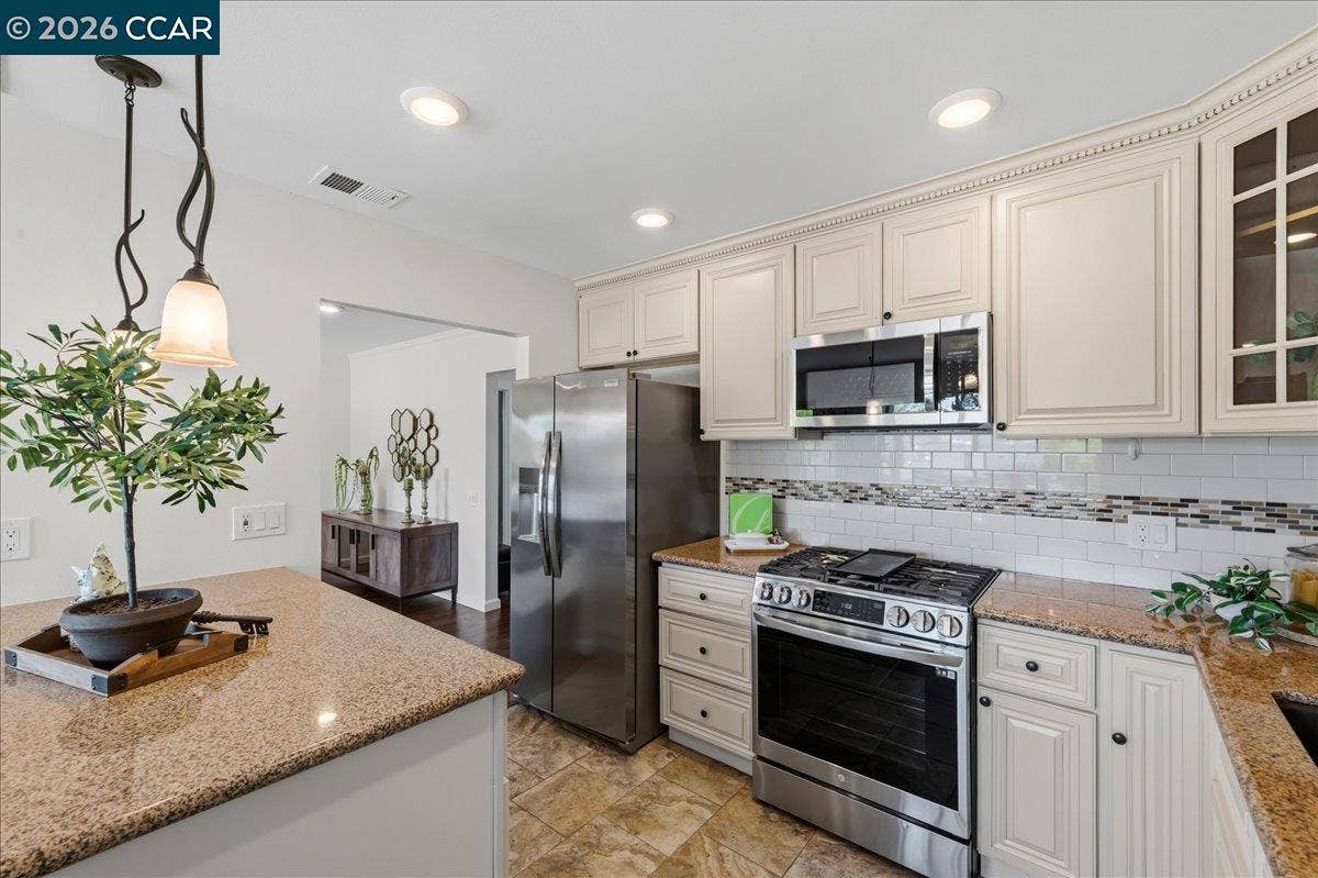 2301 Pine Knoll Dr, #6, Walnut Creek, CA 94595