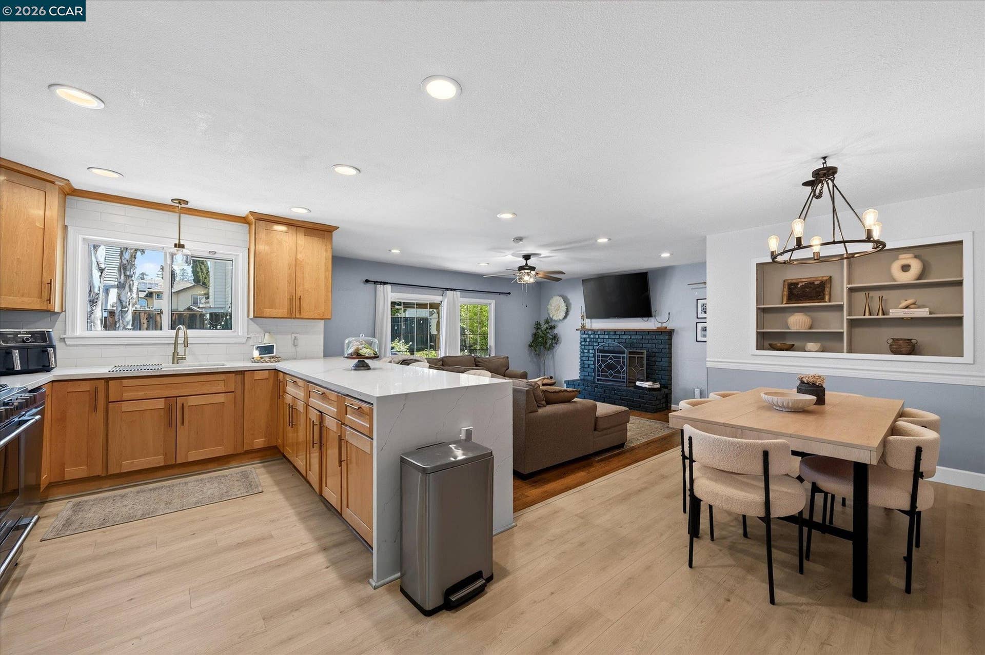 1560 American Beauty Dr, Concord, CA 94521
