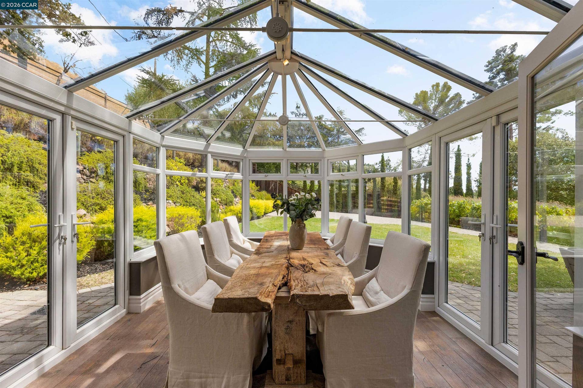 950 Country Lane, Walnut Creek, CA 94596