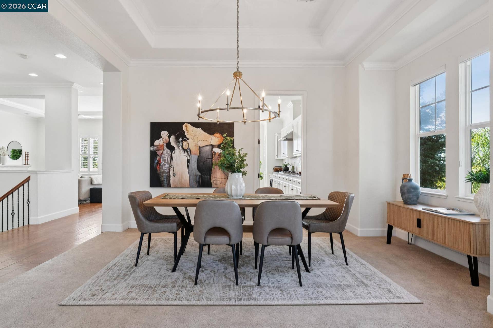 Seemlessly connecting Living Room and Kitchen!
