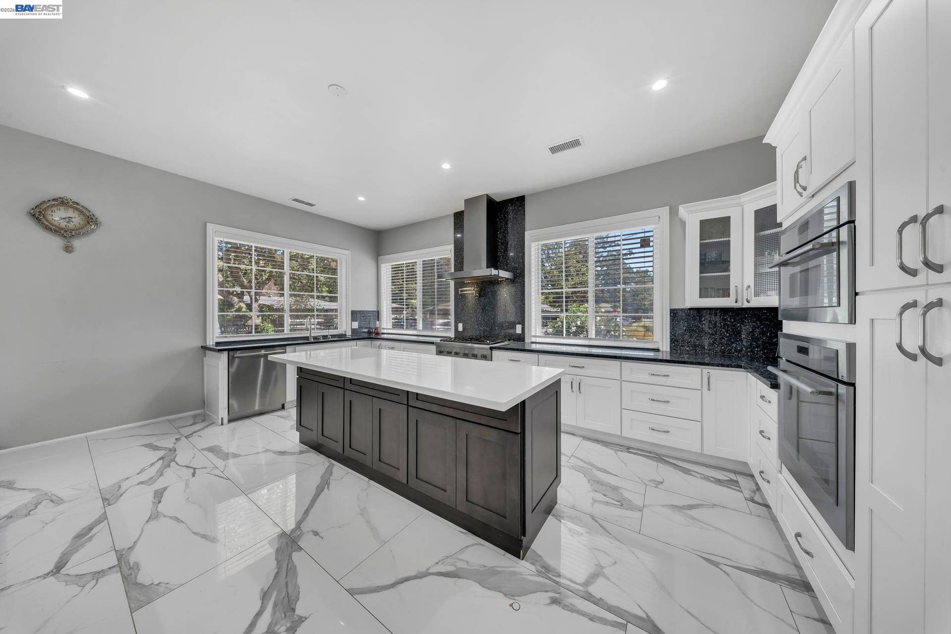 1069 Homestead Ave, Walnut Creek, CA 94598