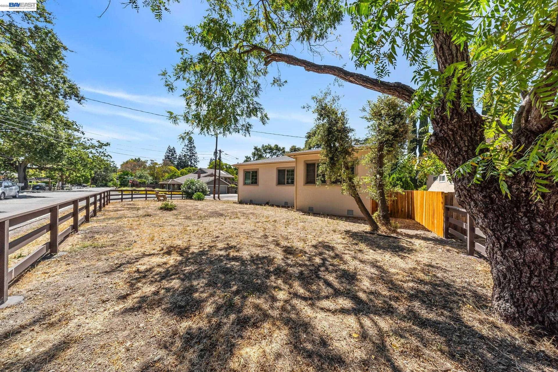 1069 Homestead Ave, Walnut Creek, CA 94598