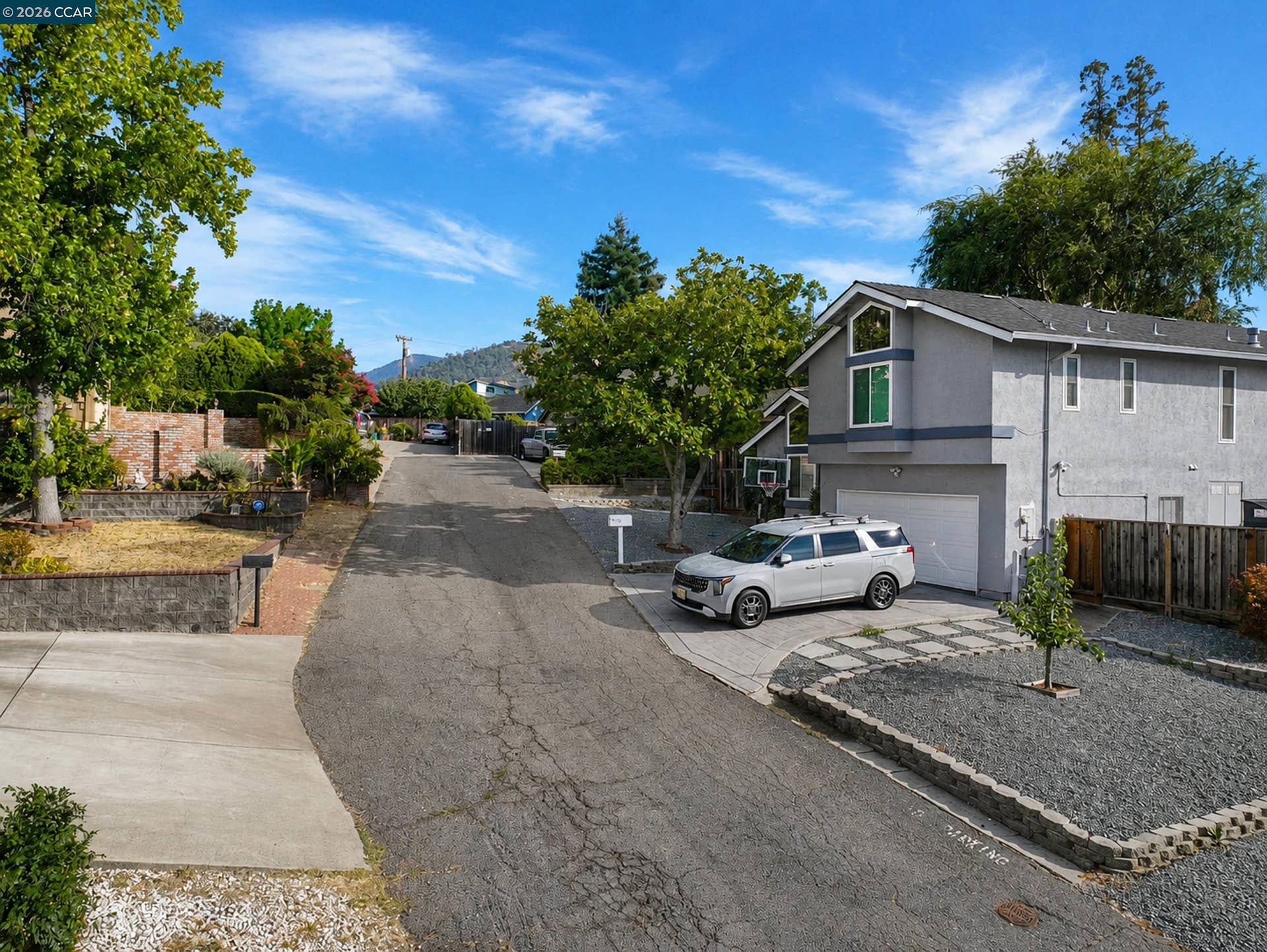 Quiet Street View w/no thru traffic