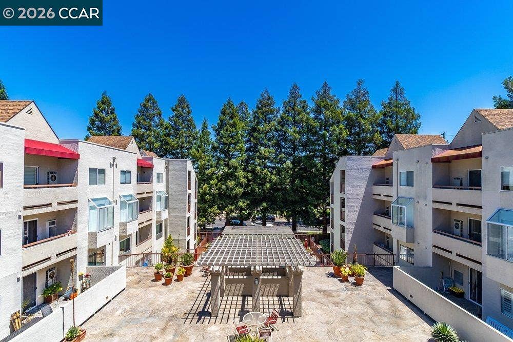 3173 Wayside Plaza, #301, Walnut Creek, CA 94597