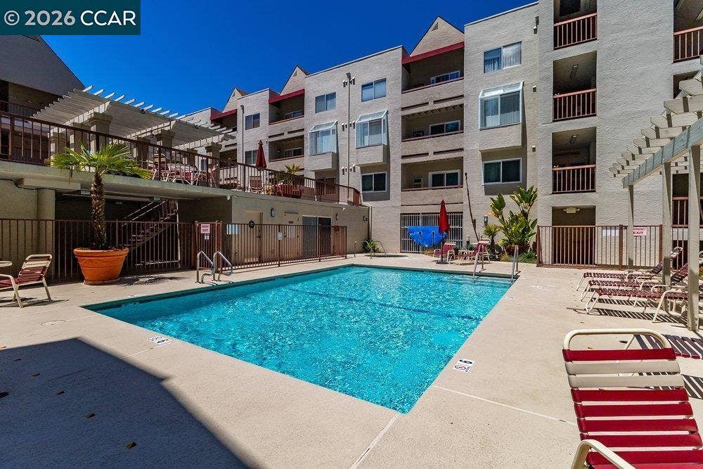 3173 Wayside Plaza, #301, Walnut Creek, CA 94597