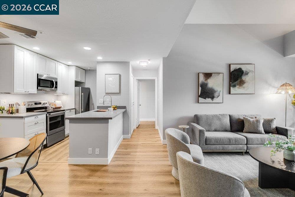 3173 Wayside Plaza, #301, Walnut Creek, CA 94597