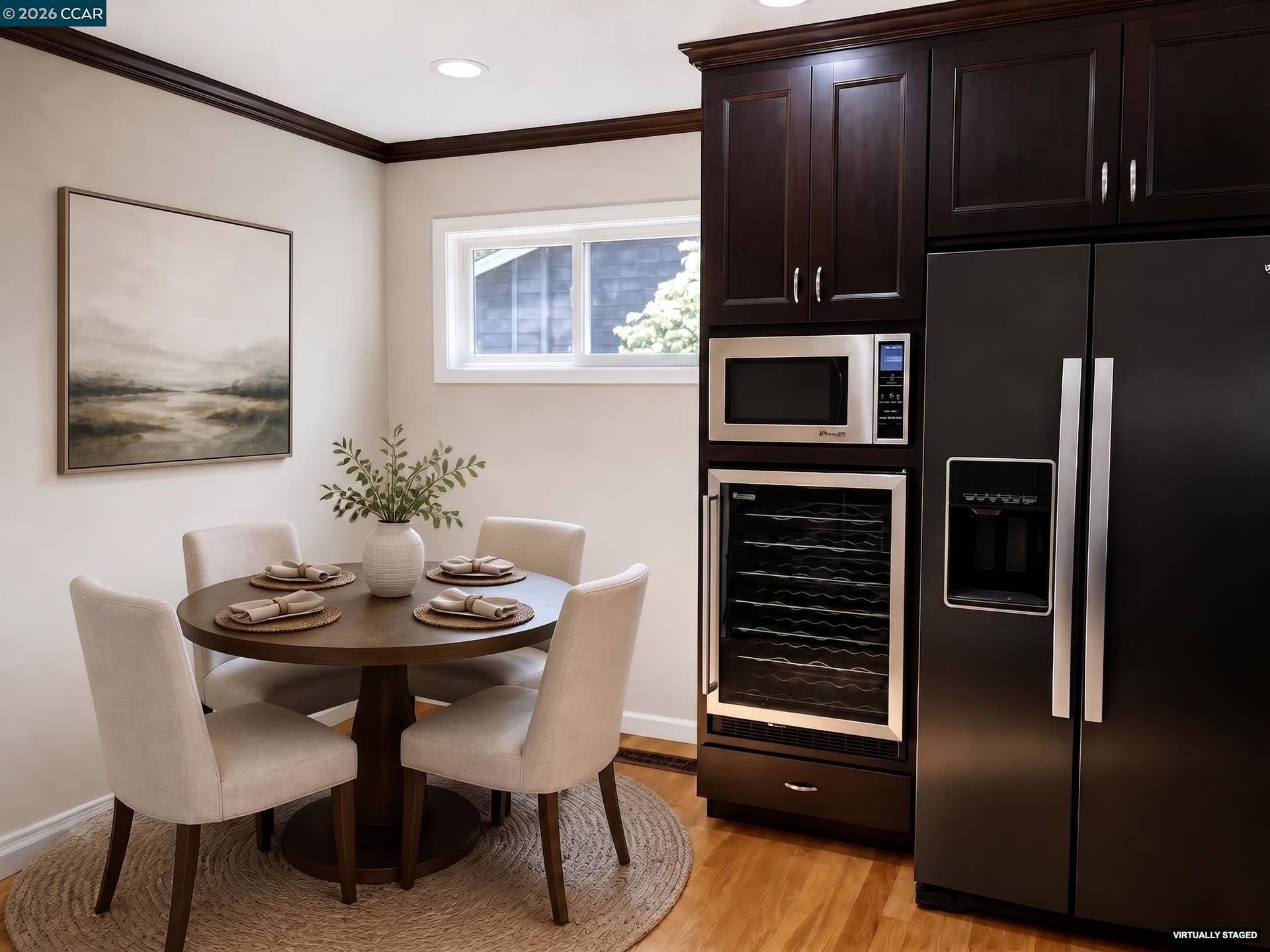 Eat-in Kitchen w/ Wine Cooler