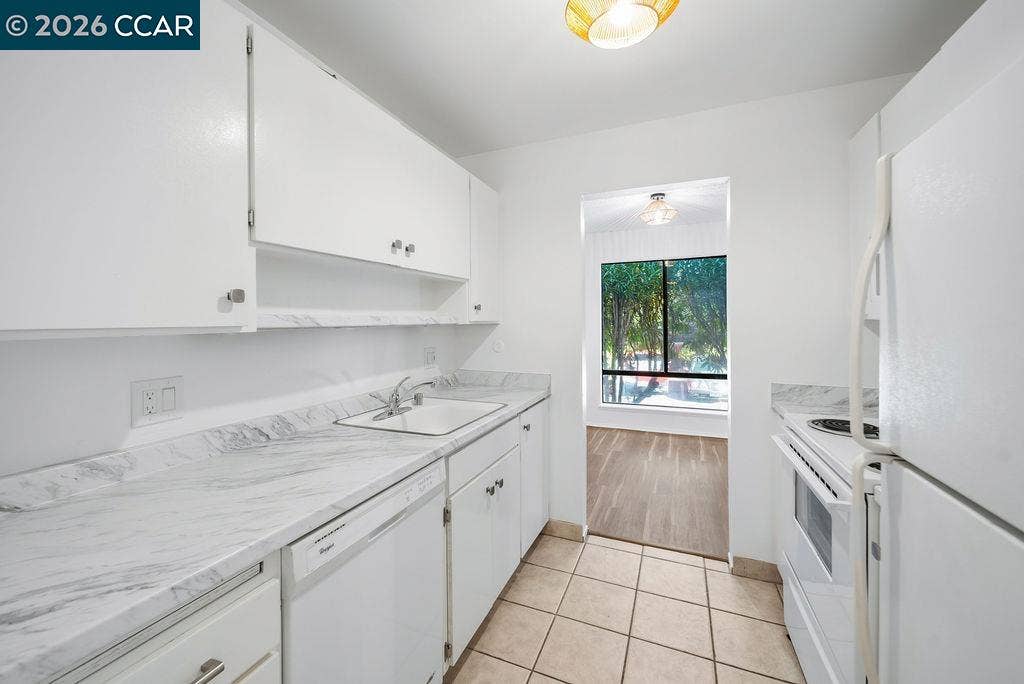 490 N Civic Dr, #102, Walnut Creek, CA 94596